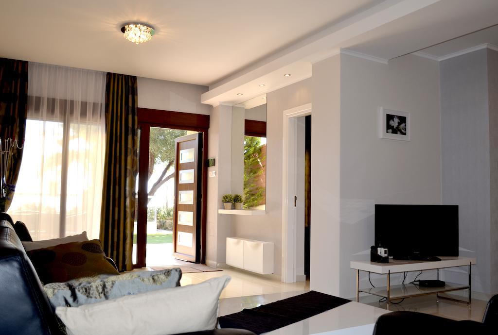 Darlex Apartments Galatex Beach Center Limassol Quarto foto